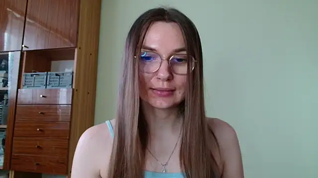 Snapshot of LooveELLYx chatting on 02-25-25, 02:37 LooveELLYx online show from 02-25-25, 02:37