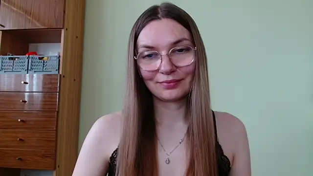 LooveELLYx online show from 05-07-26, 01:25