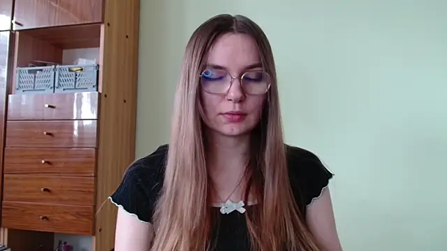 LooveELLYx online show from 03-26-26, 02:26