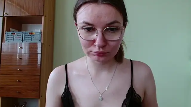 LooveELLYx online show from 05-24-26, 01:44