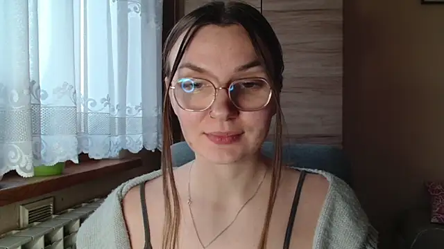 LooveELLYx online show from 12-18-25, 02:32