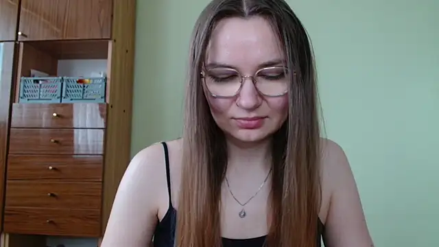 LooveELLYx online show from 06-05-26, 06:29