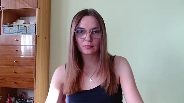 Snapshot of LooveELLYx chatting on 09-24-25, 02:23 LooveELLYx online show from 09-24-25, 02:23