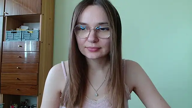 Snapshot of LooveELLYx chatting on 09-26-25, 06:42 LooveELLYx online show from 09-26-25, 06:42