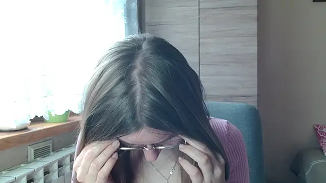 LooveELLYx online show from 11-18-25, 07:44