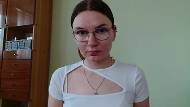 LooveELLYx online show from 07-15-26, 06:31