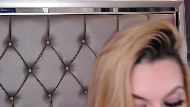 MayaHale online show from 11-26-25, 11:54