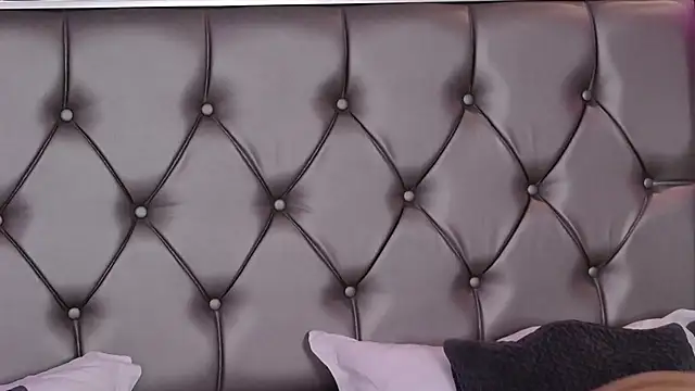 MayaHale online show from 12-22-25, 11:54