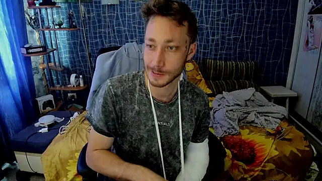 CuteBoy228 online show from 05-26-26, 09:40