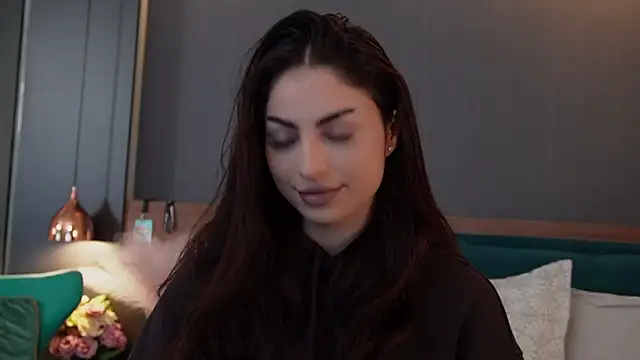 EmilyTrix online show from 03-10-26, 10:30