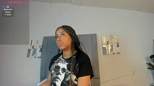 Sophia Ebony online show from 11-18-25, 12:41