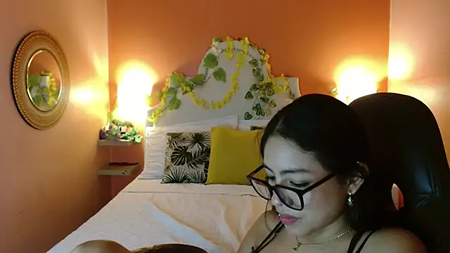 Snapshot of Sky_winter chatting on 02-08-26, 03:43 Sky winter online show from 02-08-26, 03:43