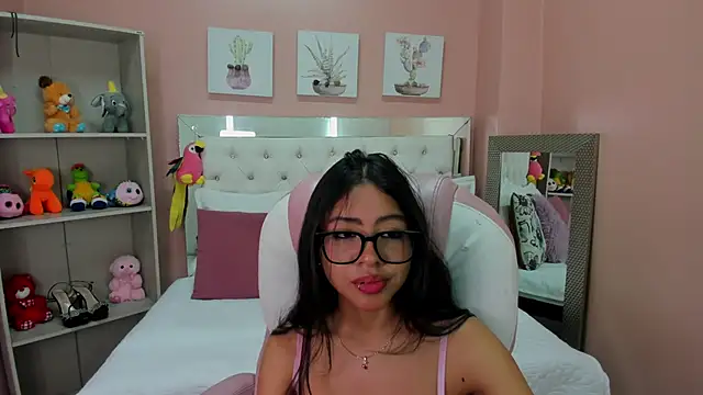 Snapshot of Sky_winter chatting on 02-13-26, 02:17 Sky winter online show from 02-13-26, 02:17