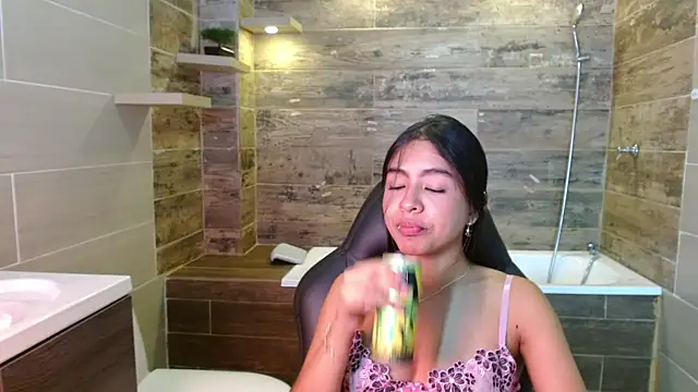 Snapshot of Sky_winter chatting on 01-18-26, 02:42 Sky winter online show from 01-18-26, 02:42