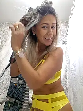 CelynaRoss online show from 04-21-26, 06:53