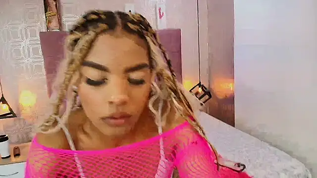 Snapshot of LexieBloom chatting on 09-16-25, 03:51 LexieBloom online show from 09-16-25, 03:51