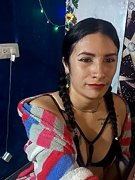 Snapshot of karinnahotdirty chatting on 04-28-26, 10:36 karinnahotdirty online show from 04-28-26, 10:36