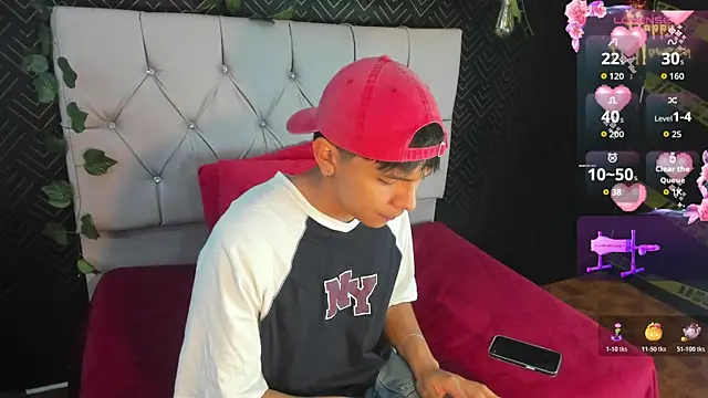 Thiago Kozak online show from 10-18-25, 01:13