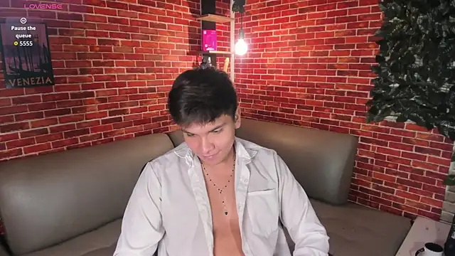 Snapshot of Thiago_Kozak chatting on 05-29-26, 05:08 Thiago Kozak online show from 05-29-26, 05:08