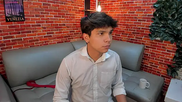 Snapshot of Thiago_Kozak chatting on 07-14-26, 01:39 Thiago Kozak online show from 07-14-26, 01:39