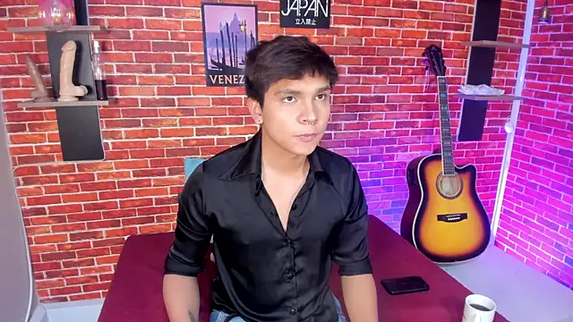 Snapshot of Thiago_Kozak chatting on 06-09-26, 01:34 Thiago Kozak online show from 06-09-26, 01:34