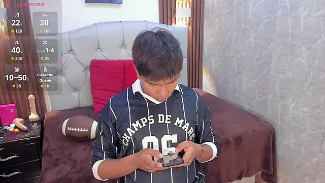Snapshot of Thiago_Kozak chatting on 05-25-26, 07:56 Thiago Kozak online show from 05-25-26, 07:56