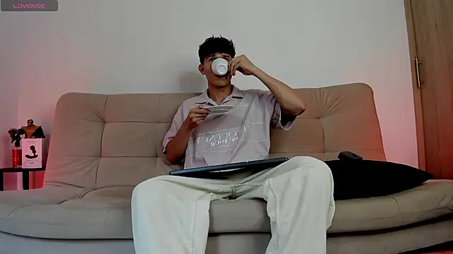 2Amateur Guys online show from 11-06-25, 10:25