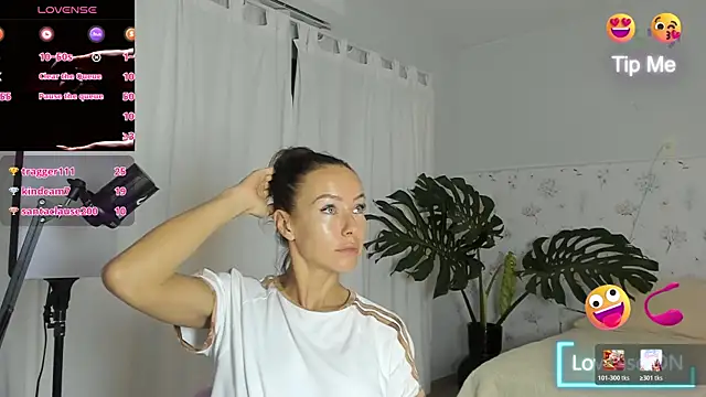 Snapshot of Evaletty_ chatting on 03-27-26, 02:31 Evaletty online show from 03-27-26, 02:31