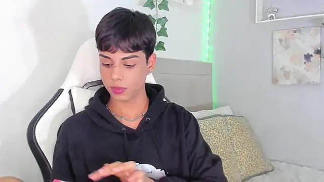 Thomas wil online show from 10-26-25, 07:53