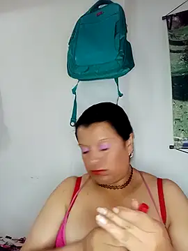 Snapshot of Hanna_Kieran chatting on 10-16-25, 12:41 Hanna Kieran online show from 10-16-25, 12:41