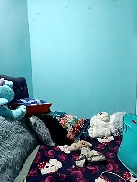 Hanna Kieran online show from 10-31-25, 03:47