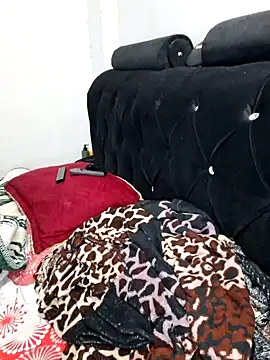 Hanna Kieran online show from 10-25-25, 03:38