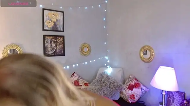 Corinndupontx online show from 09-29-25, 08:58