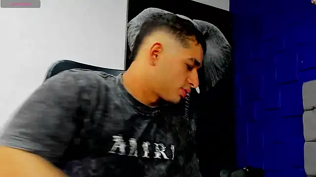 king falconer online show from 11-17-25, 01:42