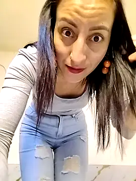 Oriana111 online show from 05-05-26, 02:58