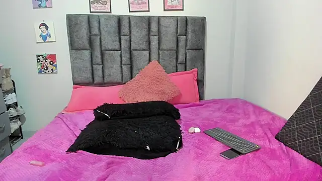 Snapshot of Esmeraldaa- chatting on 07-01-26, 06:03 Esmeraldaa- online show from 07-01-26, 06:03