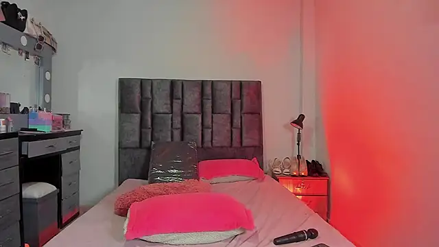 Esmeraldaa- online show from 01-10-26, 05:36