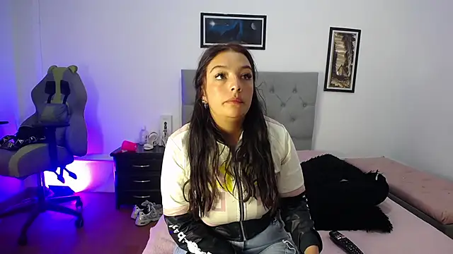 Esmeraldaa- online show from 11-03-25, 03:34