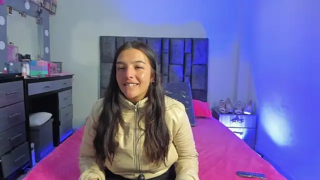 Esmeraldaa- online show from 11-29-25, 05:40