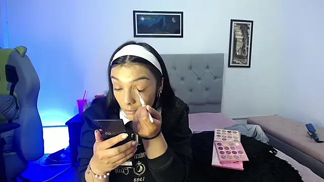 Esmeraldaa- online show from 10-26-25, 05:08