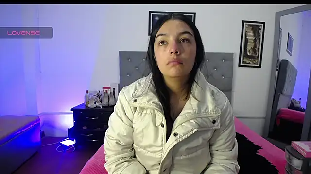 Snapshot of Esmeraldaa- chatting on 09-09-25, 04:55 Esmeraldaa- online show from 09-09-25, 04:55