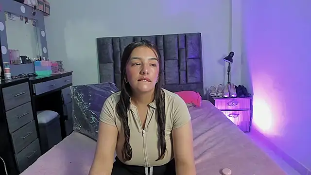 Esmeraldaa- online show from 01-18-26, 10:13