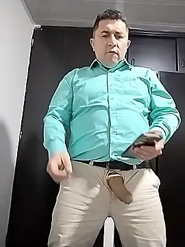 BigCristh79 online show from 05-15-26, 07:34