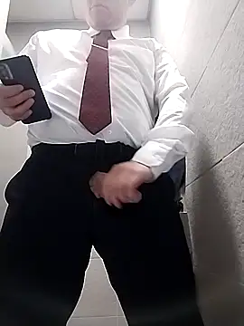 BigCristh79 online show from 10-11-25, 05:47