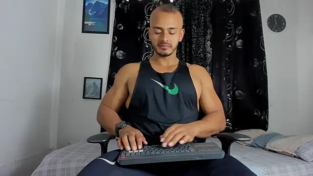 magnusclark online show from 10-22-25, 05:12