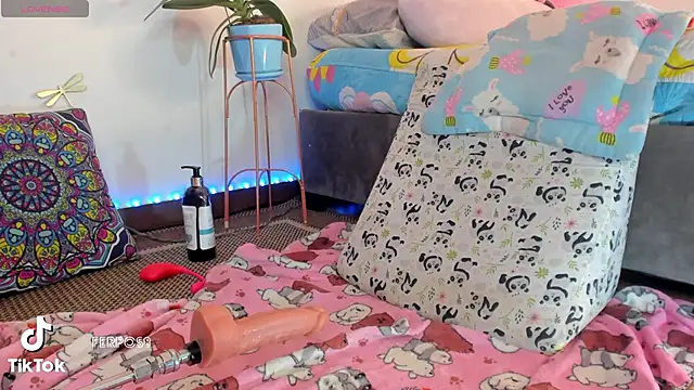 princessluna 19 online show from 04-28-26, 02:27