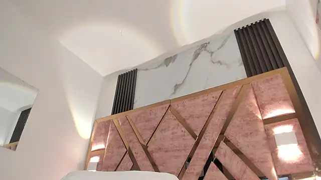 kandy bronw online show from 10-22-25, 01:38