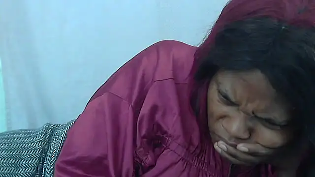 Snapshot of sexythae32 chatting on 09-25-25, 06:41 sexythae32 online show from 09-25-25, 06:41