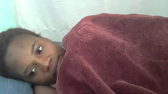 Snapshot of sexythae32 chatting on 09-19-25, 04:05 sexythae32 online show from 09-19-25, 04:05