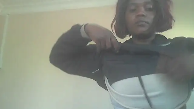 Snapshot of sexythae32 chatting on 11-12-25, 06:06 sexythae32 online show from 11-12-25, 06:06